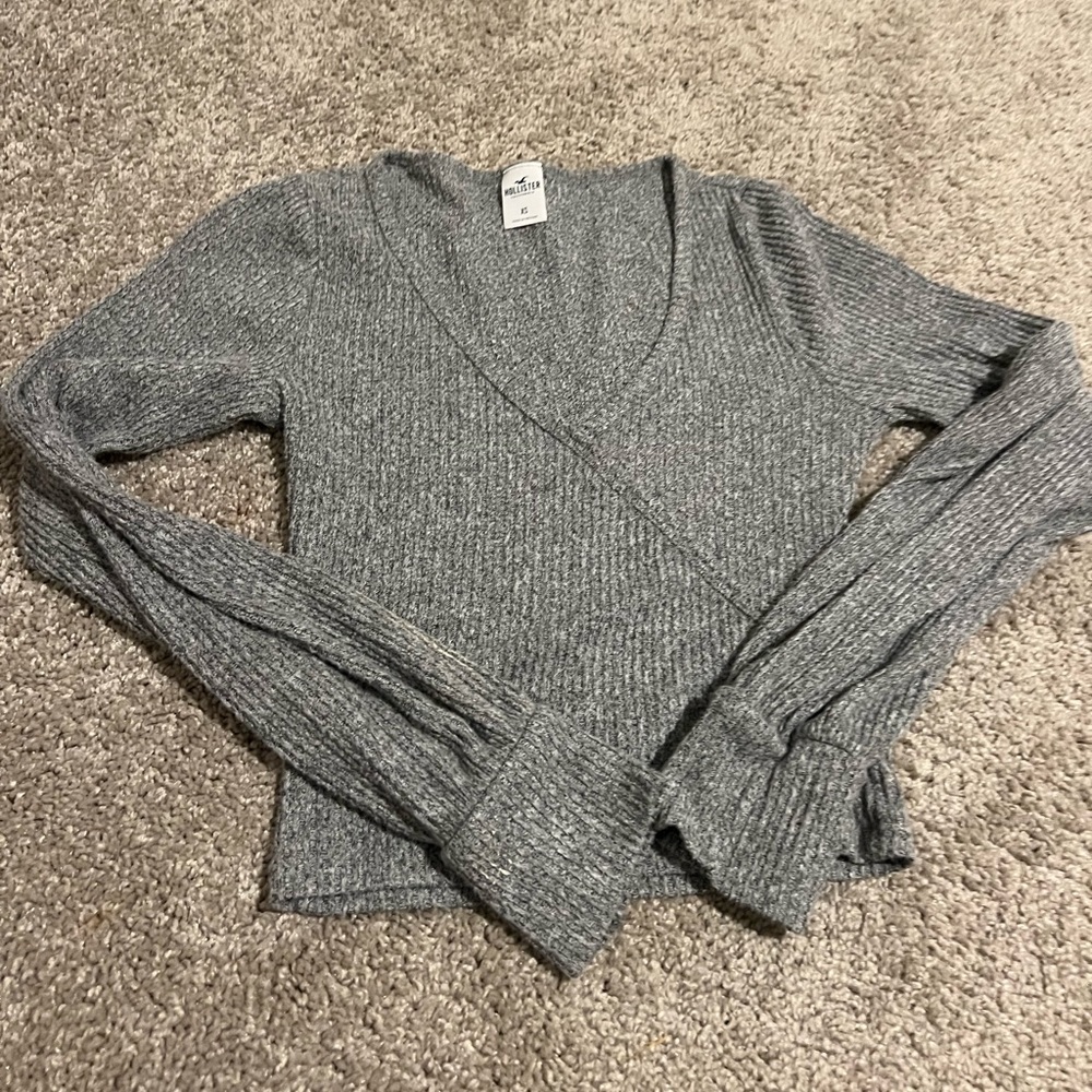Long sleeve hollister top worn twice